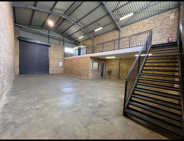 188M² WAREHOUSE TO LET IN LASER PARK
